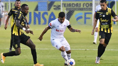 Ninguno saca ventaja en la Final de Grupos