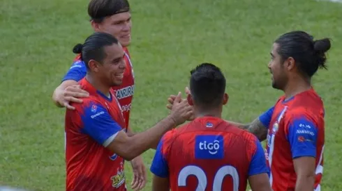 Alexander Larín marcó un golazo en Guatemala