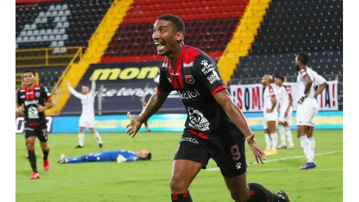 Alajuelense trabaja en recuperar a su goleador