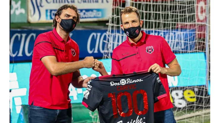 Carevic llegó a 100 partidos con Alajuelense