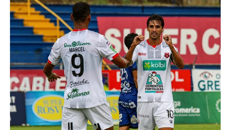 Alajuelense pierde a sus máximas figuras y va con 16 jugadores