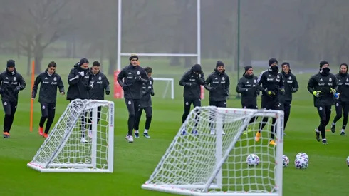 México recupera a Alan Pulido para el duelo ante Costa Rica