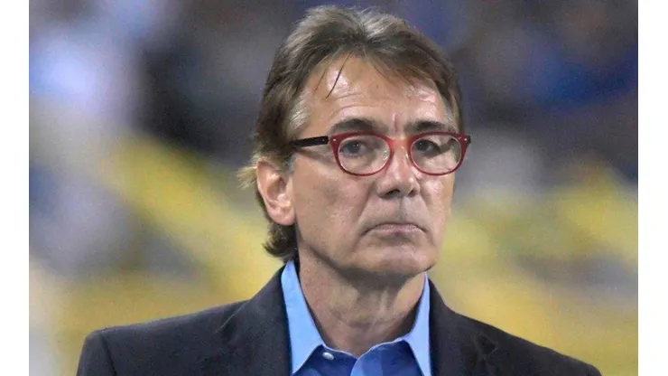 Carlos de los Cobos ya tiene a los reemplazantes para los seis jugaddores que renunciaron a la Selecta