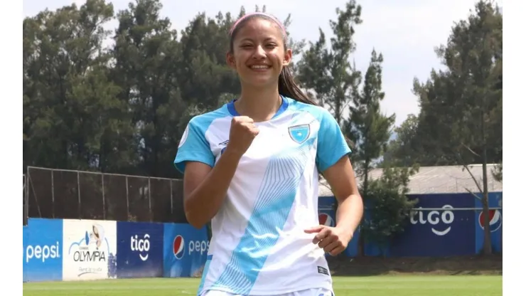 Guatemalteca sueña con jugar en el PSG