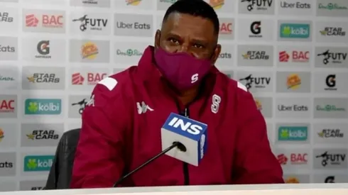 Roy Myers asume la responsabilidad del mal momento de Saprissa