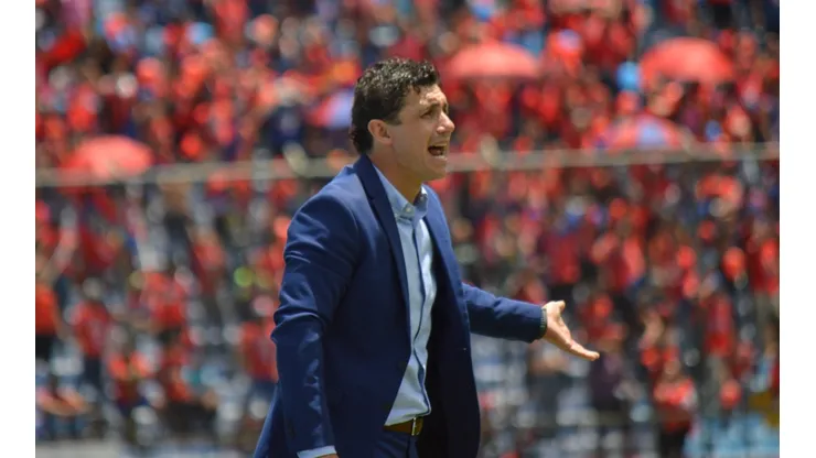 Sebastián Bini podría dejar Municipal si suma otro mal resultado