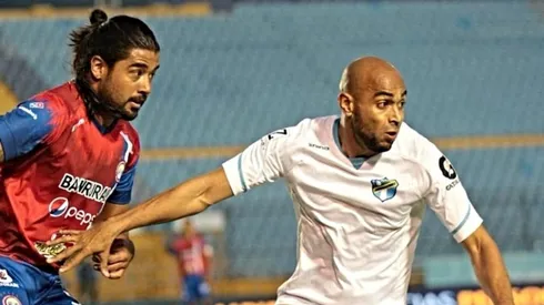 Alexander Robinson envió mensaje a la afición de los Cremas