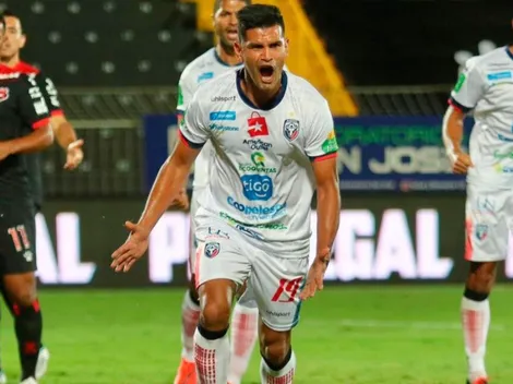 IFFHS: Un tico entre los defensores más goleadores del siglo