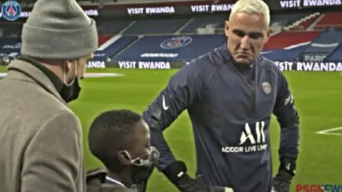 Keylor Navas y un niño senegalés que conmovió al PSG