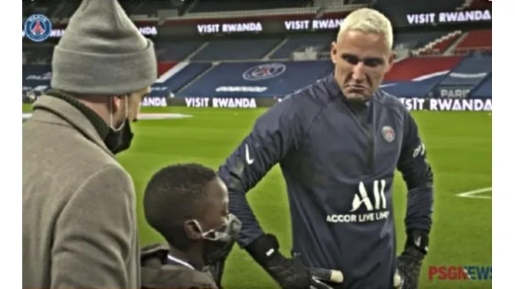 Keylor Navas y un niño senegalés que conmovió al PSG