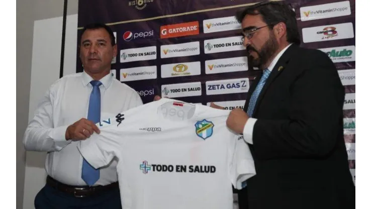Aclarado el futuro de Mauricio Tapia con los Cremas