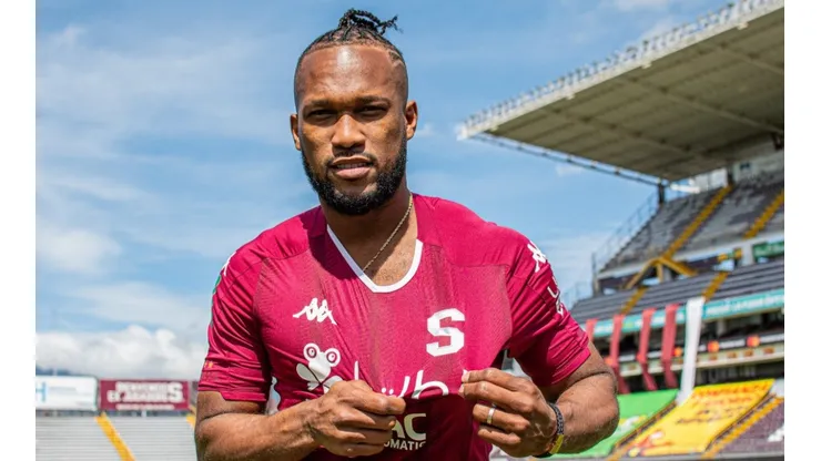 Kendall Waston ya puede jugar con Saprissa