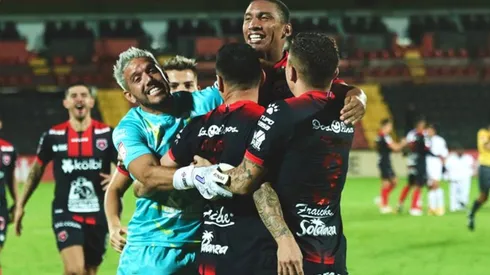 Alajuelense clasificó a la final al eliminar a Olimpia en los penales
