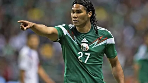 Carlos Peña iría al fútbol salvadoreño