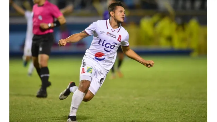 Alianza dio un golpe de autoridad al golear a FAS