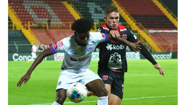 El intercambio de mensajes entre Alajuelense y Olimpia