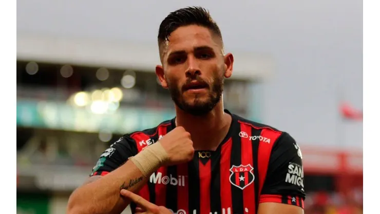Jonathan Moya dejaría Alajuelense y se iría al Anyang FC de Corea del Sur