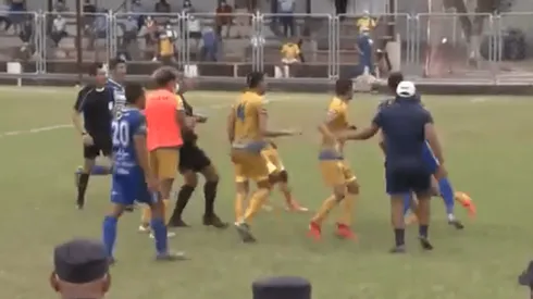 Batalla campal entre los jugadores de Jocoro y Atlético Marte