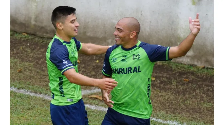Municipal venció 3-1 a Iztapa y pone un pie en las semifinales