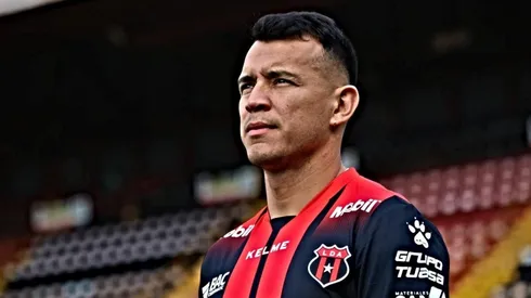 Alajuelense se refuerza con un mexicano