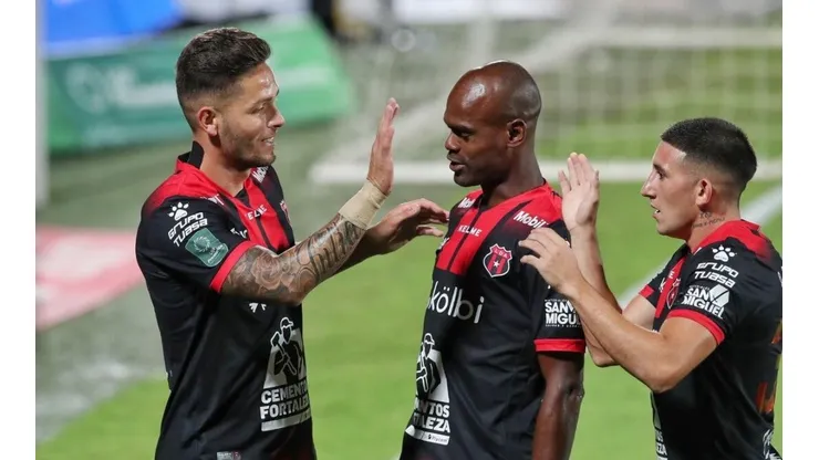 Alajuelense podría perder a una de sus mayores figuras