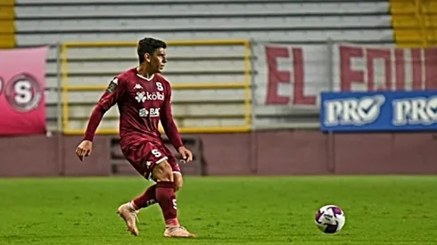 Johnny Acosta deja al Saprissa