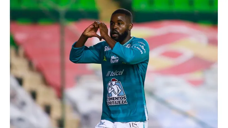 Afición del León elogió a Joel Campbell