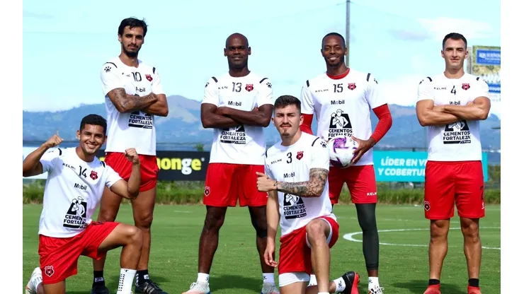 Diario español define a Alajuelense como "el gran equipo del momento"