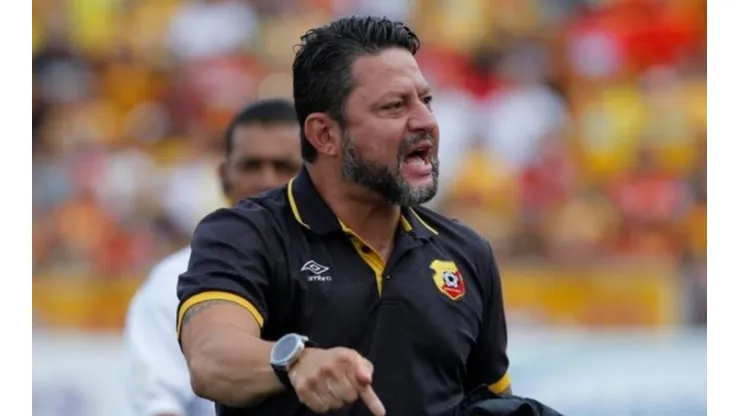 Jafet Soto explotó: "Eso gatos que hablan en Facebook"