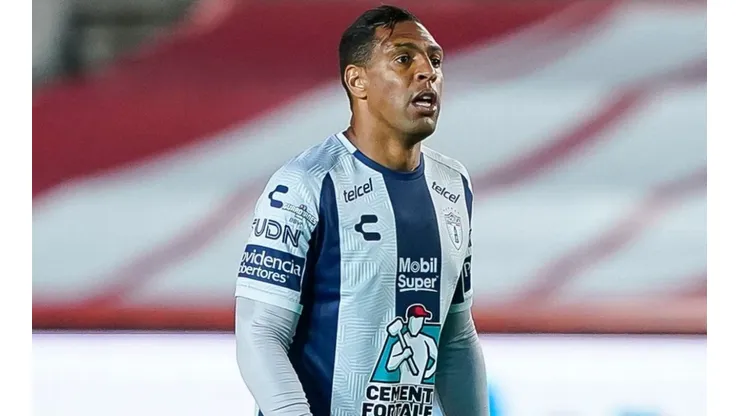 Roberto Nurse seguirá en Pachuca