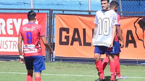 Ramiro Rocca hizo un emotivo homenaje a Maradona en Guatemala
