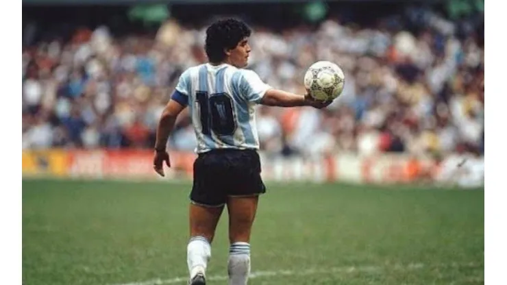 Equipos ticos rinden homenaje a Diego Armando Maradona