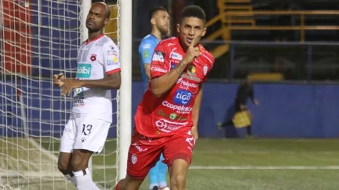 Alajuelense perdió su invicto de visita contra San Carlos