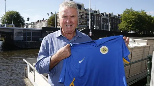 Guus Hiddink, entrenador de Curazao, se ve ganando el grupo de Guatemala