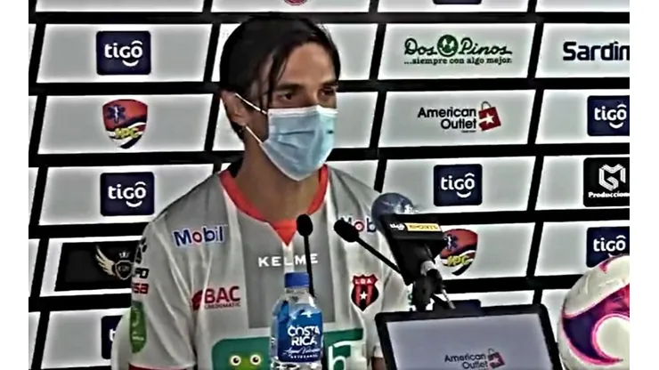 Dardo de Bryan Ruiz al formato de Costa Rica