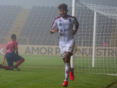 Saprissa goleó a Municipal con póker de Johan Venegas y sigue en la defensa del título