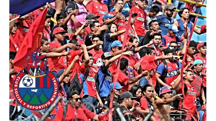 Los aficionados de Municipal despidieron de gran forma al equipo.