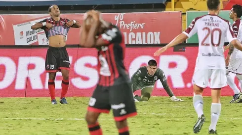 Cuatro ex-futbolistas de Alajuelense denunciaron al club