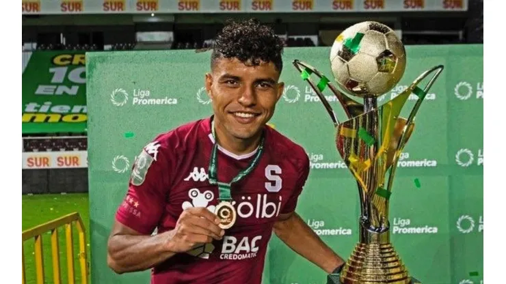 Johan Venegas se aleja del Saprissa