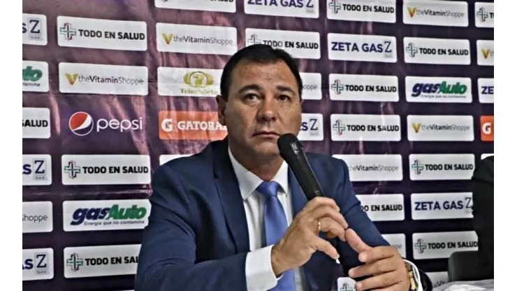 Piden la salida de Mauricio Tapia