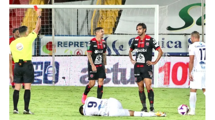 Bryan Ruiz sobre su expulsión: “Yo recibo esas faltas todos los partidos” [VIDEO]