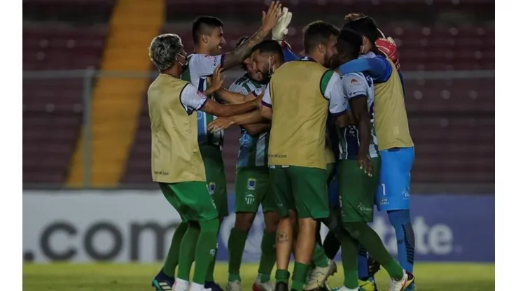 ¡Otro clasificado por penales! Antigua eliminó a Independiente y avanzó a Octavos de Final de la Liga Concacaf