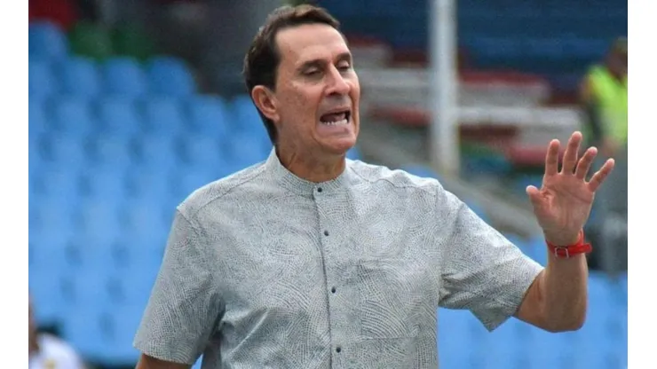 ¿Descarta la Tricolor? Alexandre Guimaraes tendría nuevo equipo