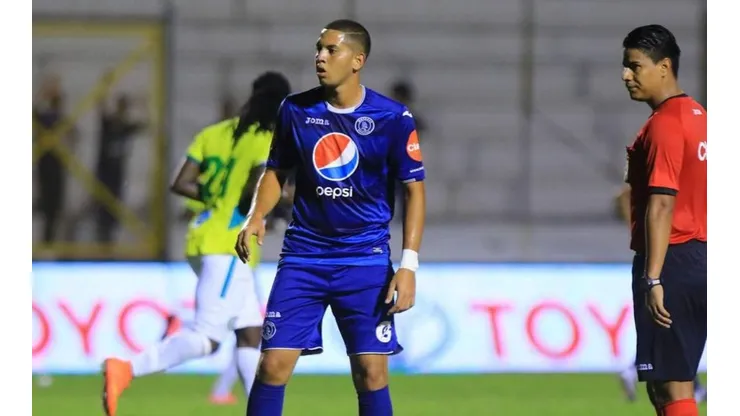 Josué Villafranca se marcha al fútbol español