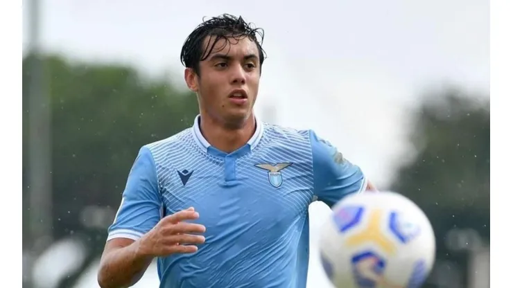 Valerio Rodrigo Marinacci con la camiseta de la Lazio