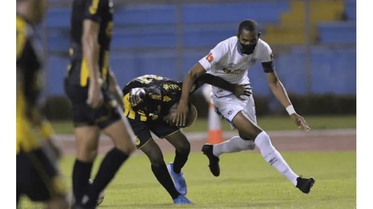 El motivo por el cuál Jerry Bengtson jugó con mascarilla