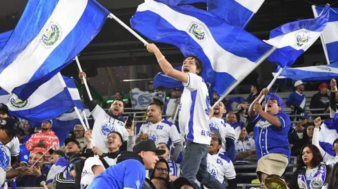 El fútbol salvadoreño podría volver con público en los estadios
