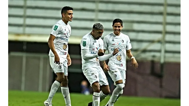Cartaginés goleó al Saprissa