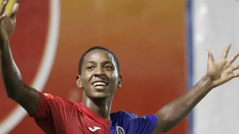 Brayan Gil insiste con querer tener la nacionalidad salvadoreña