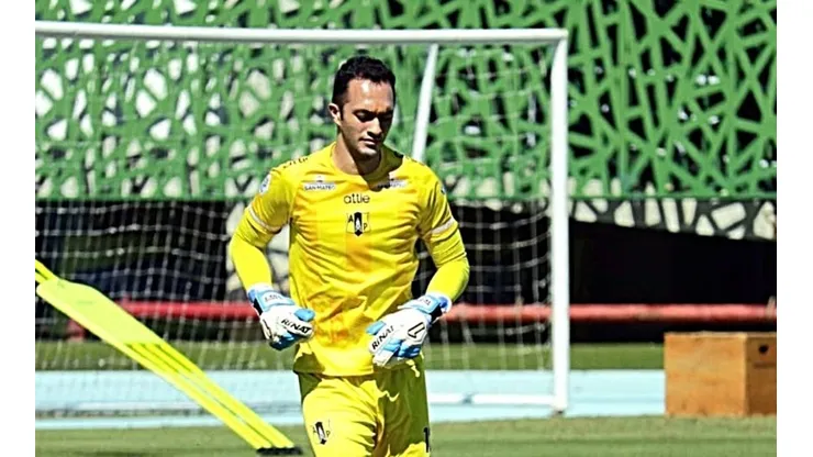 Ricardo Jerez defendiendo la camiseta de Alianza Petrolera
